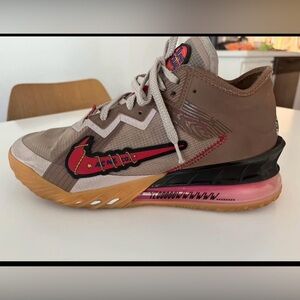 Nike LeBron Low 18 basketball sneakers